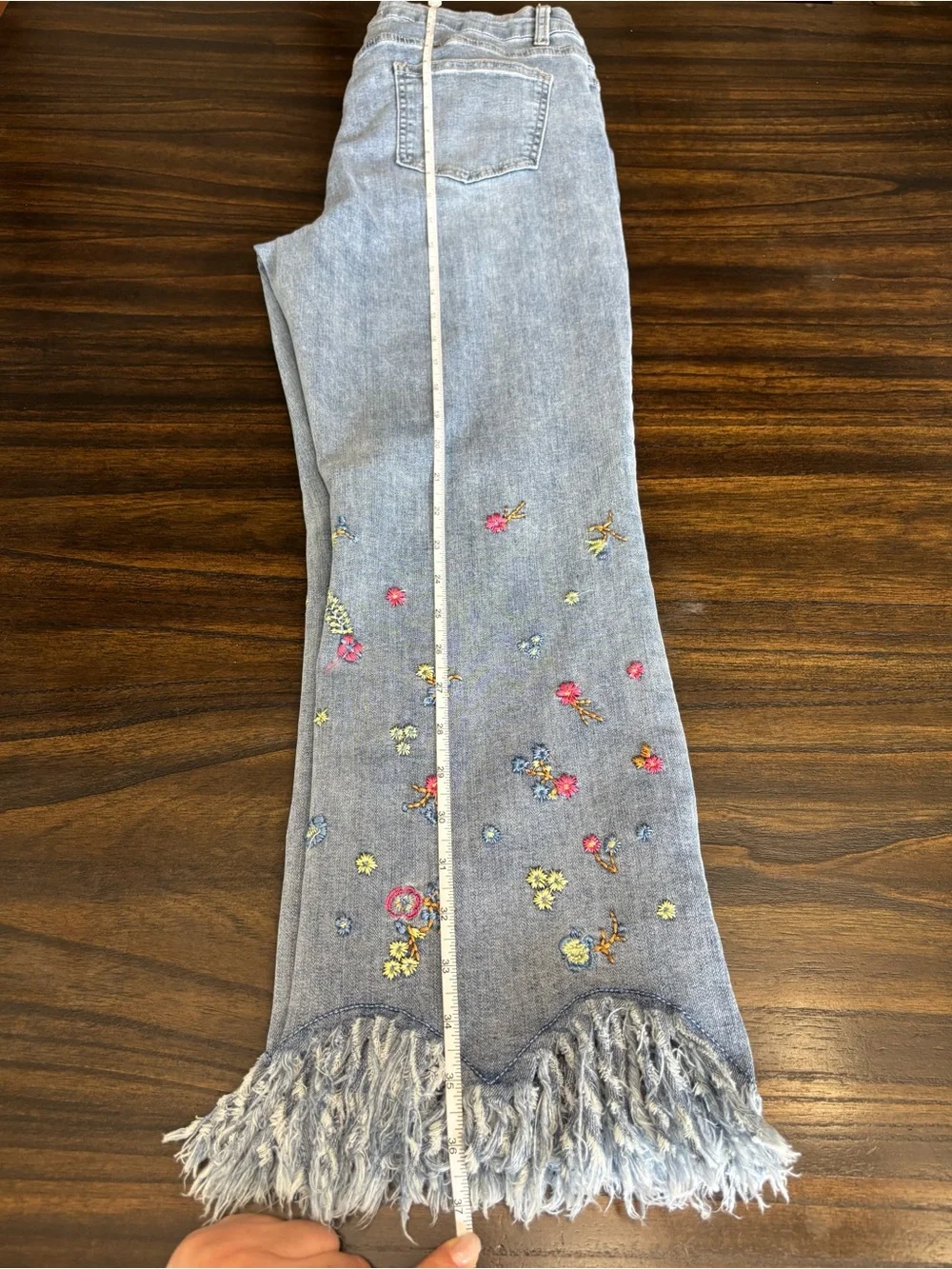 Charlie B Embroidered Fringe Hem Crop Jeans Floral Boho Size 10 - Picture 8 of 9